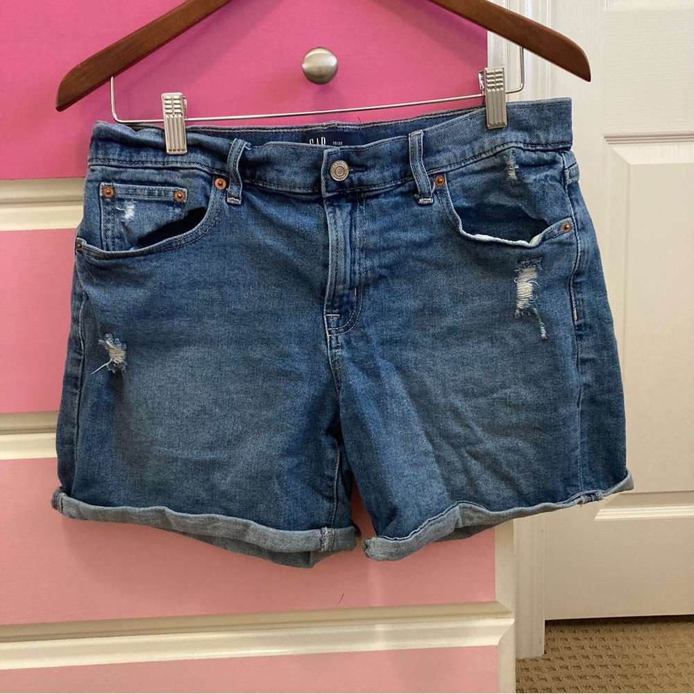 Gap 5 inch distressed denim shorts